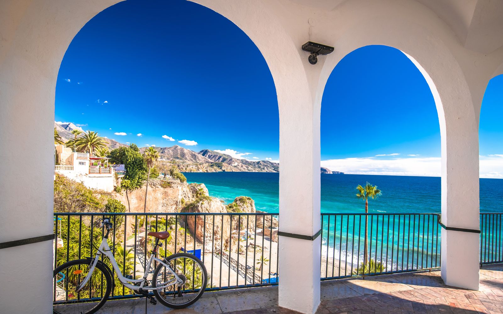 Balcon de Europa and beach in Nerja view